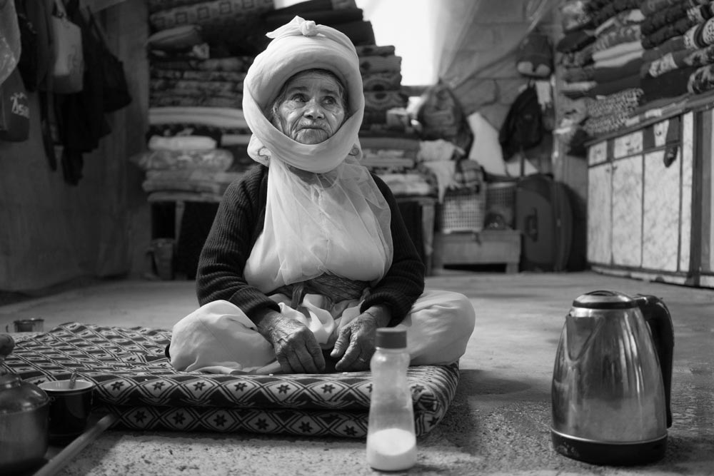  تصوير الكساندر افونسو - نازحون ايزديون لا يملكون شيئا لكنهم يهبون كل شيء 